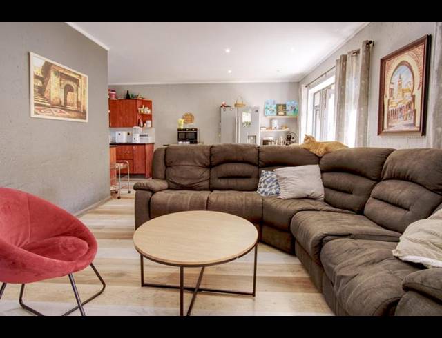 2 BEDROOM DUPLEX FOR SALE IN DARRENWOOD